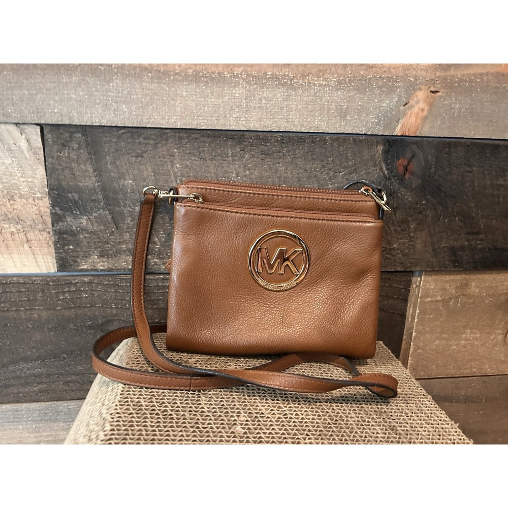 Michael Kors Brown Pebbled Leather Crossbody Bag Built-in Wallet-‎ EUC